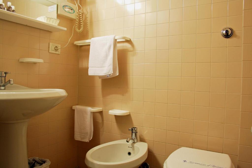 Hotel Scogliera Numana Værelse billede
